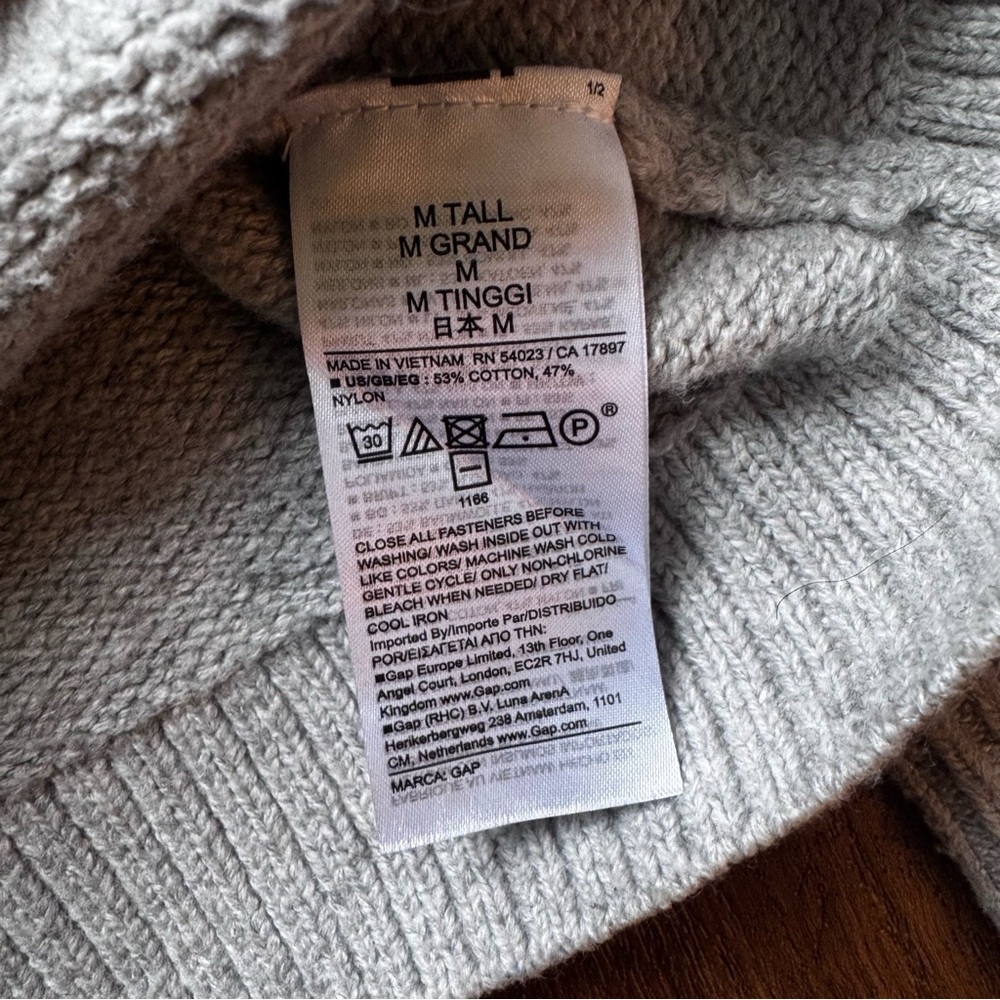 GAP Medium Tall Grey Knit Cardigan Wide Sleeve Button Front Sweater Pockets - Picture 7 of 7